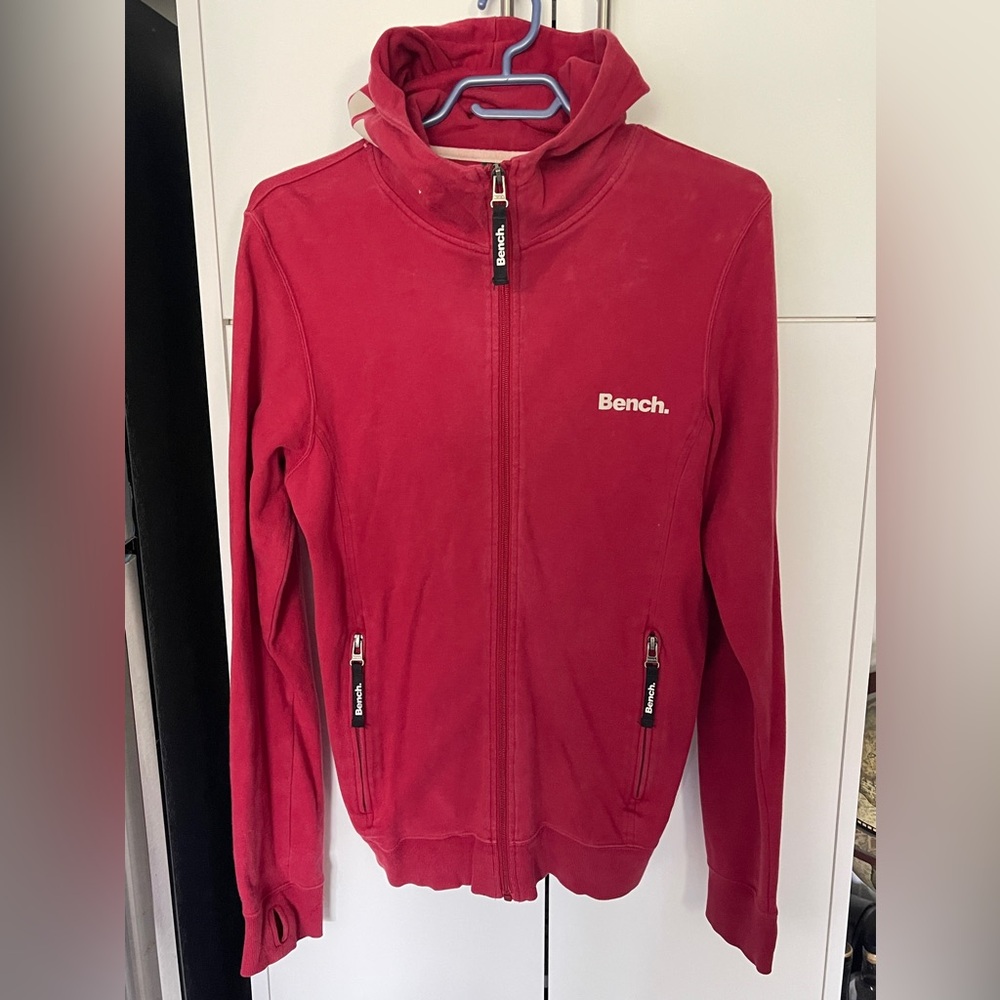 Bench Men’s Zip-Up Hoodie Size Small S Red and White With Thumbholes